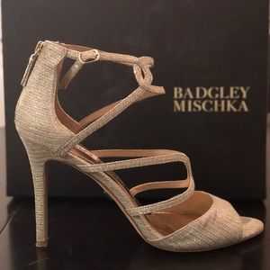 Metallic zip-up D’orsay.